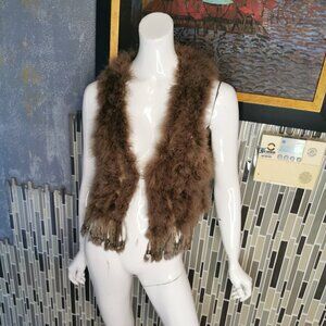 Black brend Ostrich Feather Vest in Grey Size S 0389    Indulge in the luxurious